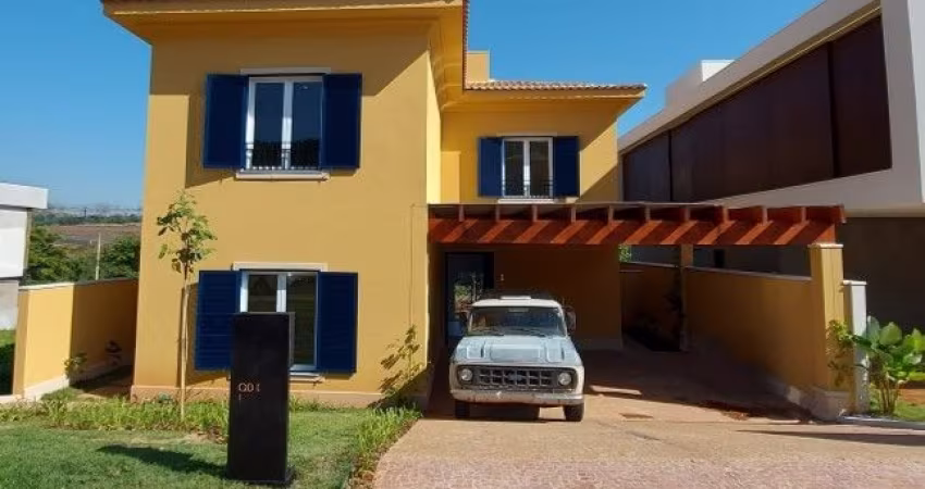 Casa sobrado à venda no Residencial Colina do Golfe