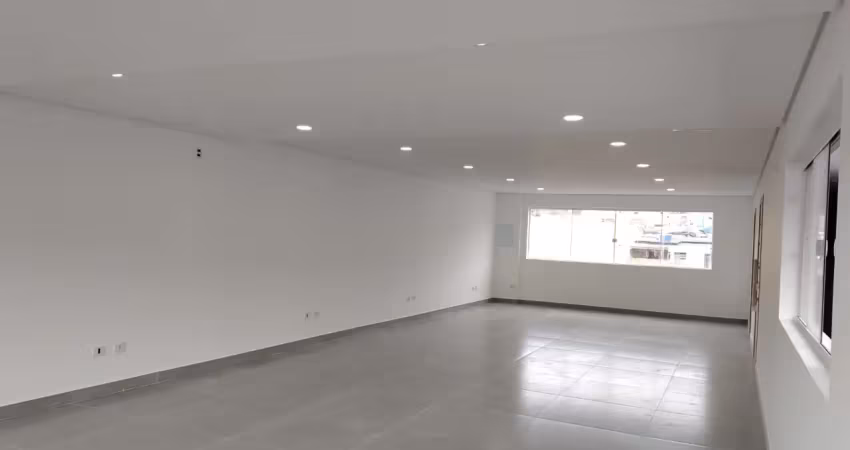 Aluga-se lindas salas coerciais em avenida ótima localização em fino acabamento.
