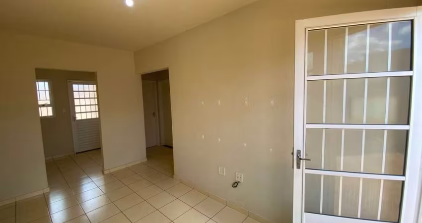 Casa com 2 dormitórios para alugar, 48 m² por R$ 900,00/mês - Conjunto Habitacional Vida Nova - Barretos/SP