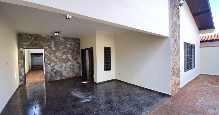 Casa com 3 dormitórios para alugar, 123 m² por R$ 3.245,00/mês - Jockey Clube - Barretos/SP