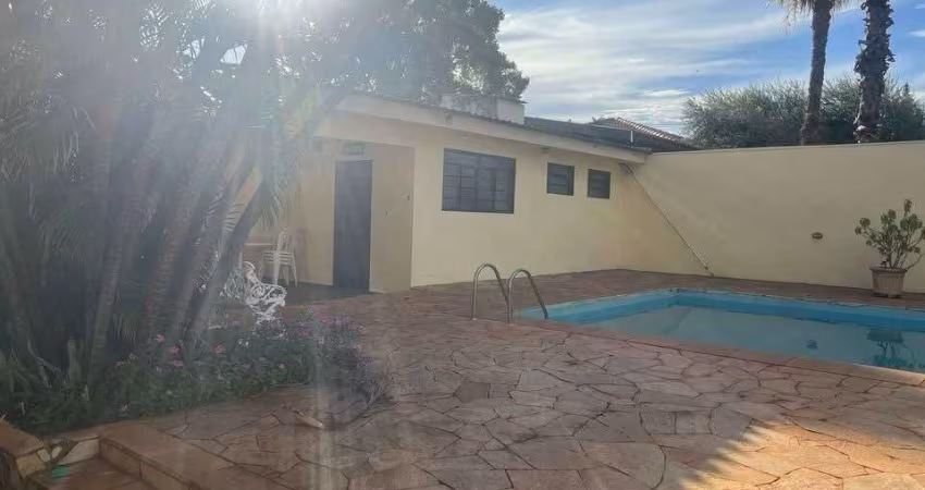 Casa com 4 dormitórios, 327 m² - venda por R$ 1.950.000 ou aluguel por R$ 5.700/mês - Celina - Barretos/SP