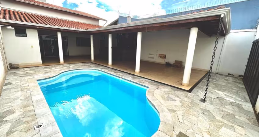 Casa com 3 dormitórios à venda, 225 m² por R$ 900.000 - Jardim Ramos - Barretos/SP