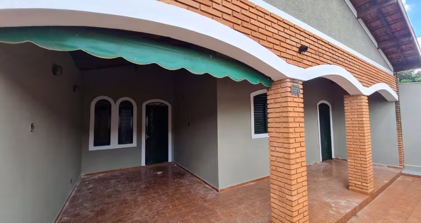 Casa com 3 dormitórios para alugar, 160 m² por R$ 1.650,00/mês - Aeroporto - Barretos/SP