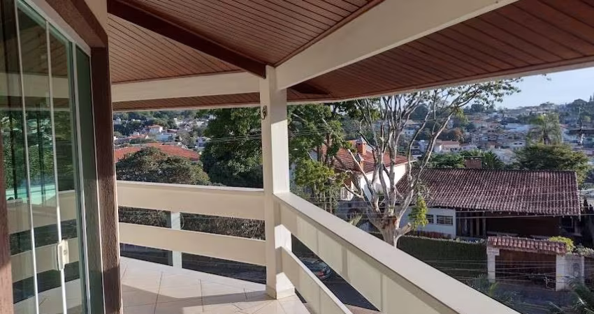 Casa para Locação em Atibaia, Jardim Itaperi, 4 dormitórios, 2 suítes, 4 banheiros, 8 vagas