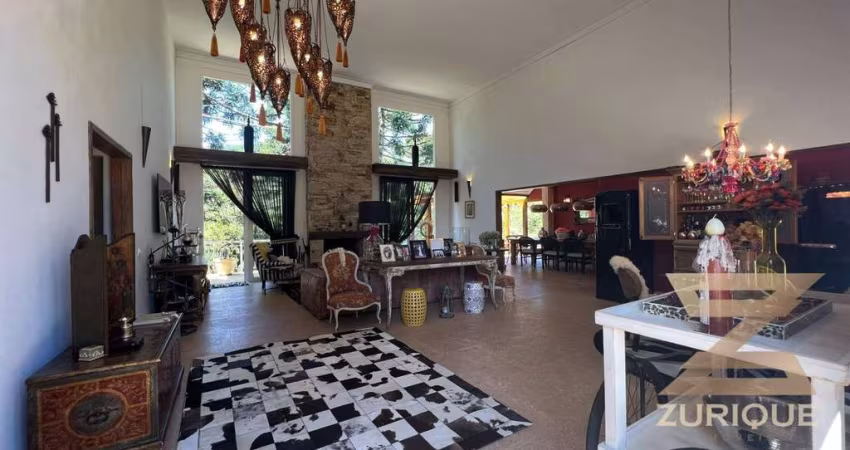 Casa com 4 dormitórios à venda, 315 m² por R$ 3.700.000,00 - Condomínio Recanto do Sol - Campos do Jordão/SP
