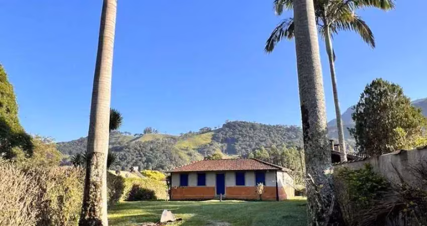 Chácara com 3 dormitórios à venda, 1709 m² por R$ 900.000,00 - Paiol Grande - São Bento do Sapucaí/SP