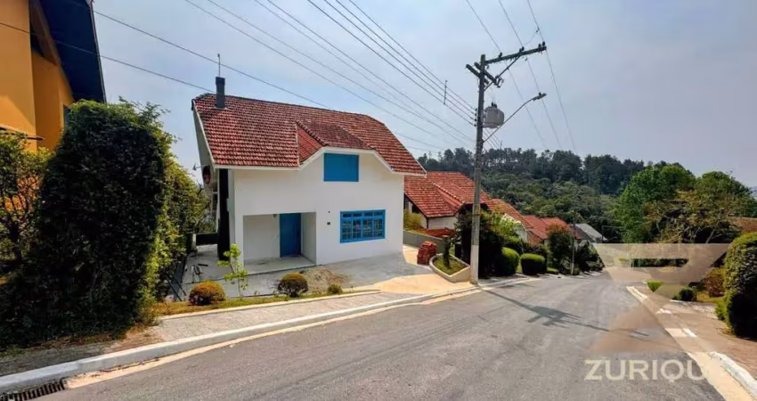 Casa com 3 dormitórios à venda, 250 m² por r$ 950.000,00 - capivari - campos do jordão/sp