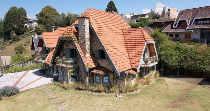 Casa de Novela com 5 dormitórios, 700 m² - venda por R$ 3.900.000 ou aluguel por R$ 15.000/mês - Alto Do Capivari - Campos do Jordão/SP