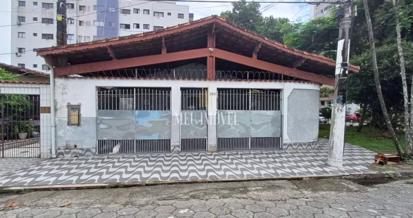 Casa Padrão à venda na Guilhermina - Praia Grande - SP: