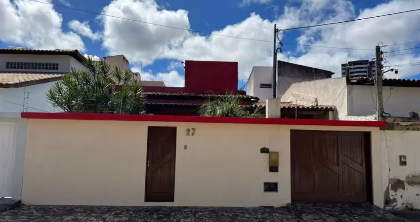 Casa com 3 quartos à venda na Rua Jorge Melquisedeque, 27, Candeias, Vitória da Conquista