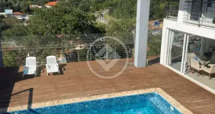 Casa de condomínio com 4 quartos e 5 banheiros à venda codigo: 46069