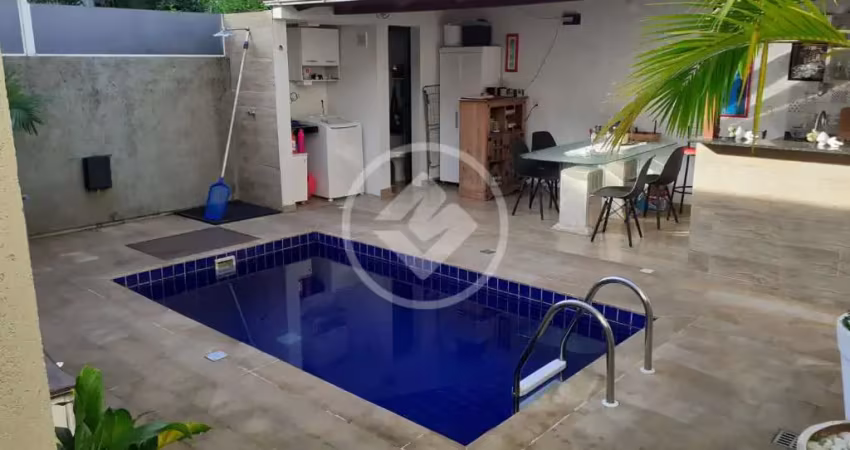 Casa com piscina  localizada na Cachoeira do Bom Jesus codigo: 64439