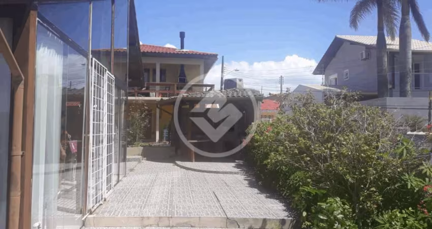 MD/casa super espaçosa de esquina nos ingleses, com 493 metros quadrados de área total, com 4 quartos sendo 2 suítes com closet, 3 vagas cobertas de garagem, com vista para o mar do santinho codigo: 6