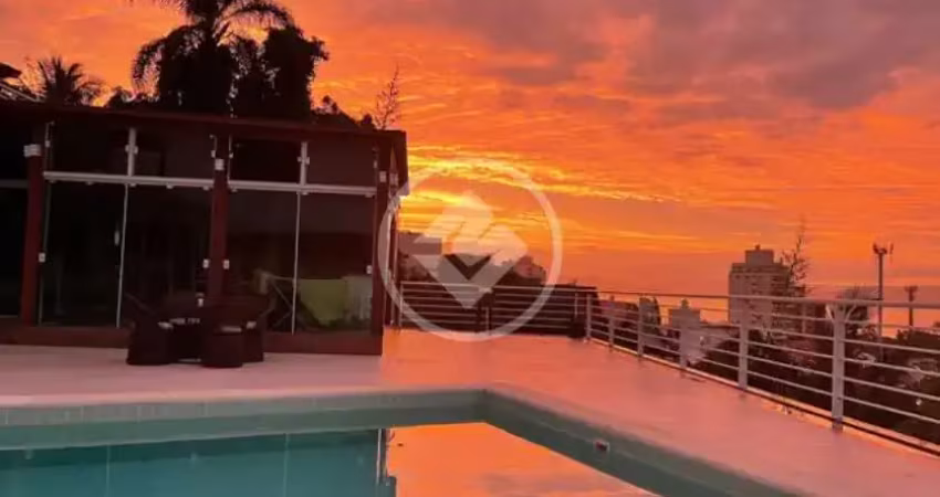 Descubra a Casa dos Seus Sonhos em Agronômica, Florianópolis! codigo: 68515