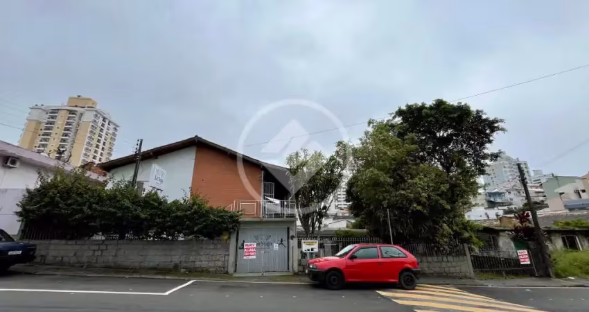 Terreno à venda na Rua Moura, 92, Barreiros, São José