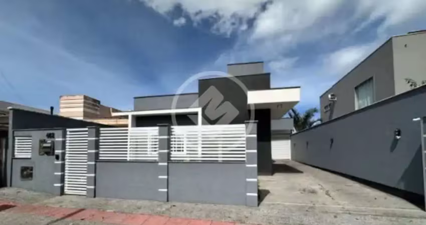 Casa alto padrão, bairro pedra branca a poucos minutos do passeio pedra branca. codigo: 100957