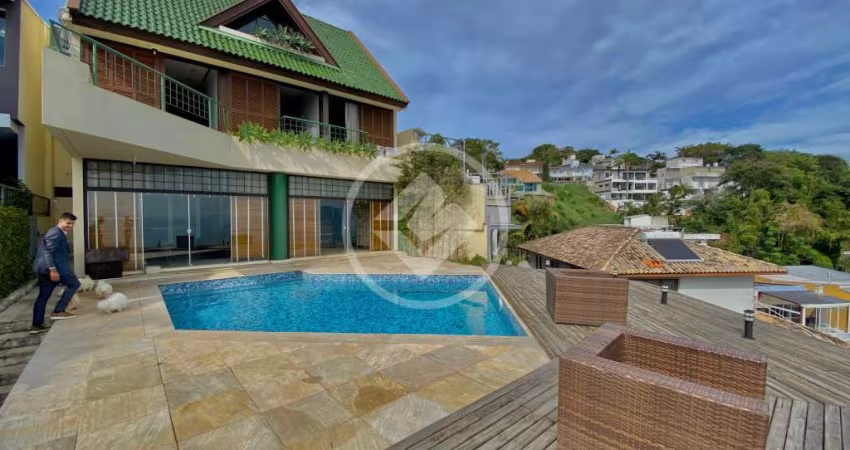Casa com 407 m2 4 dormitórios, 2 suítes no Morro da cruz com vista incrível para Beira mar norte codigo: 114082
