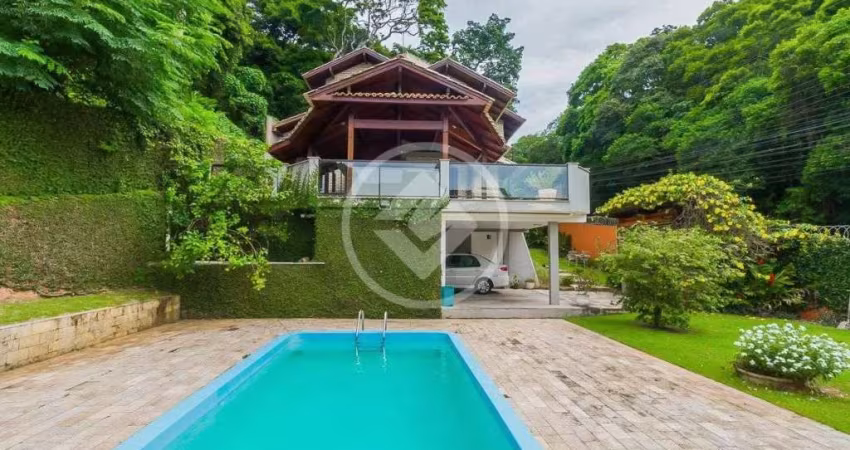 Casa Alto Padrão piscina vista beira Mar Norte no Centro de Florianópolis codigo: 118689