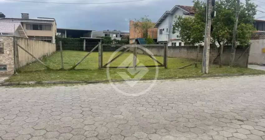 Terreno à venda na Rua Xiniquá, 135, Campeche, Florianópolis