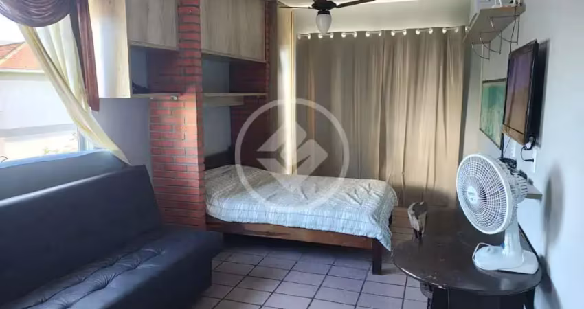 Studio mobiliado à venda em excelente localização de canasvieiras codigo: 135800