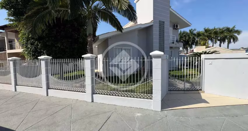 Casa com 3 quartos à venda na Carianos, 140, Carianos, Florianópolis