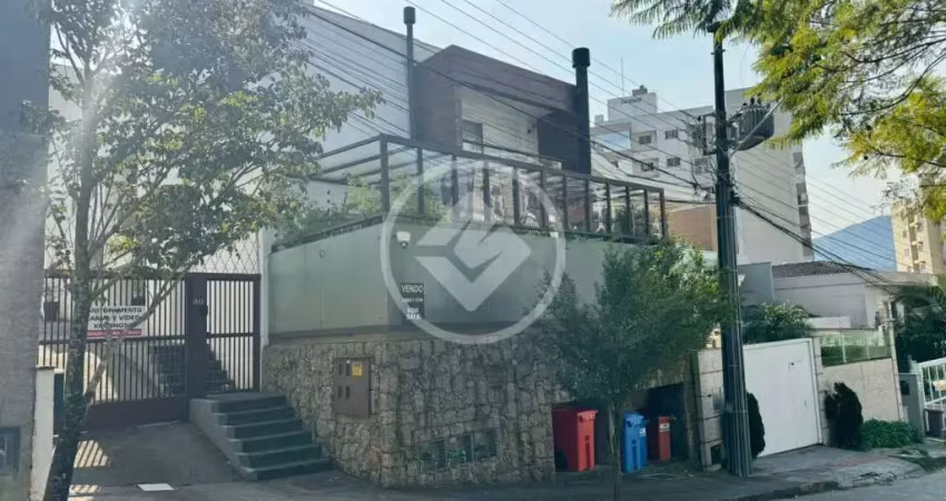Casa residencial com 3 dormitórios localizada no corrego grande codigo: 147843