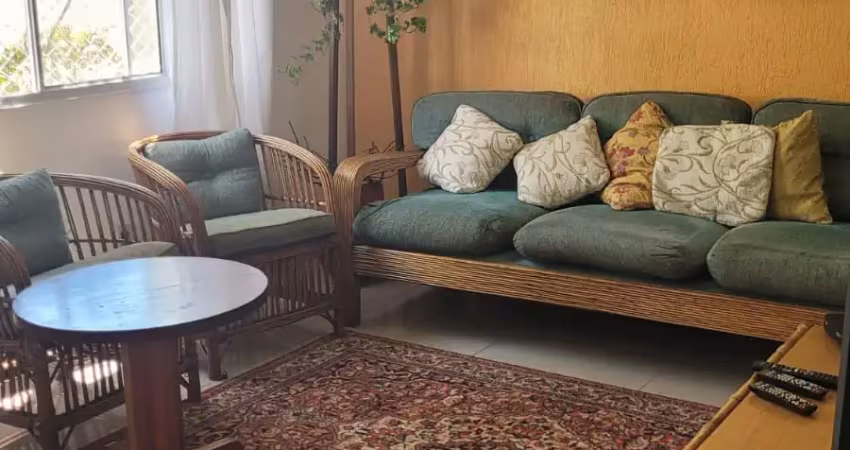 Casa em condomínio - 4 dormitórios - 1 suíte - 2 vagas de garagem