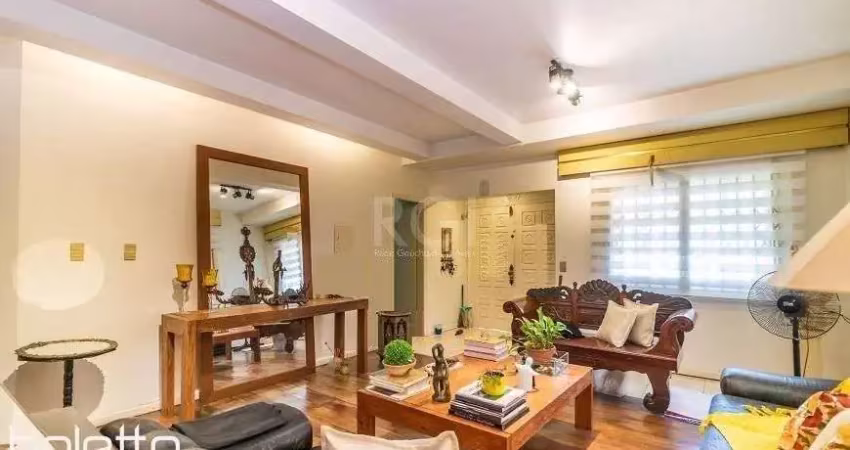 Casa Para comprar  com 3 Dormitórios , 500 m² - Chácara das Pedras