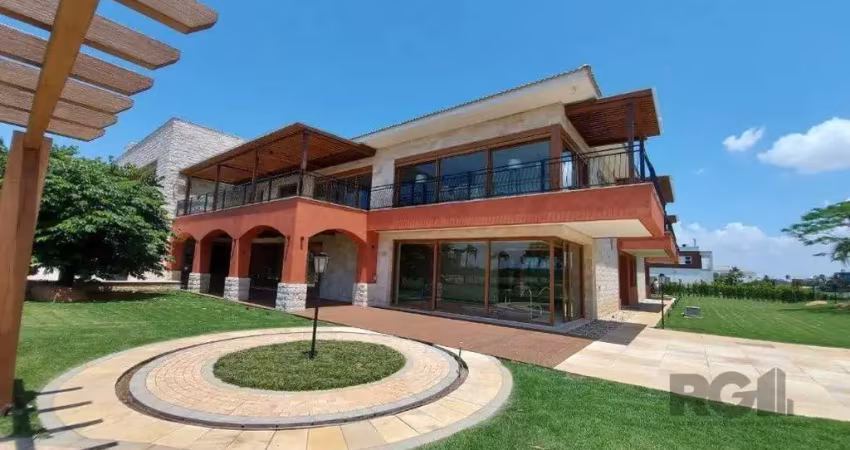 Casa para comprar com 2100 m° de área Construída no Condomínio Ponta da Figueira