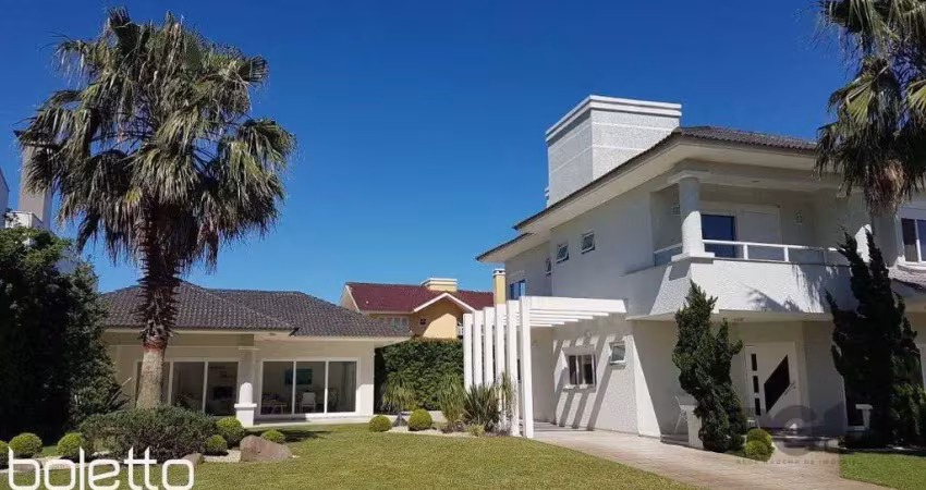 Casa para Comprar  no Condado de Capão com 5 suítes.