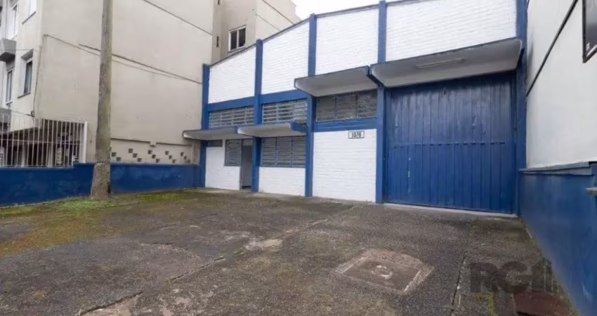 Depósito com 330 m² de área construída em terreno de 13,20x36 com 120m² de estac