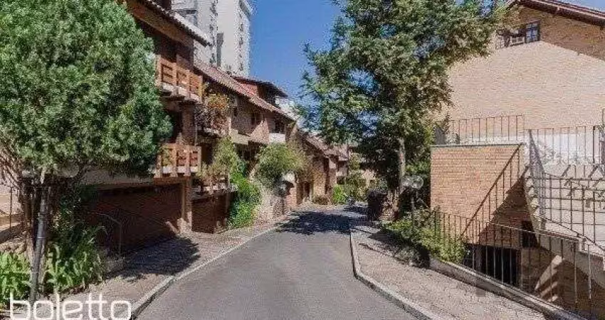 Vende-se ampla casa em condomínio com 3 quartos, suite master, sacada, perto da