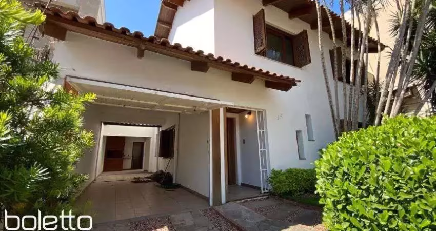Casa para locação de 224m2, R$ 8.000,00 no Bairro Santana.