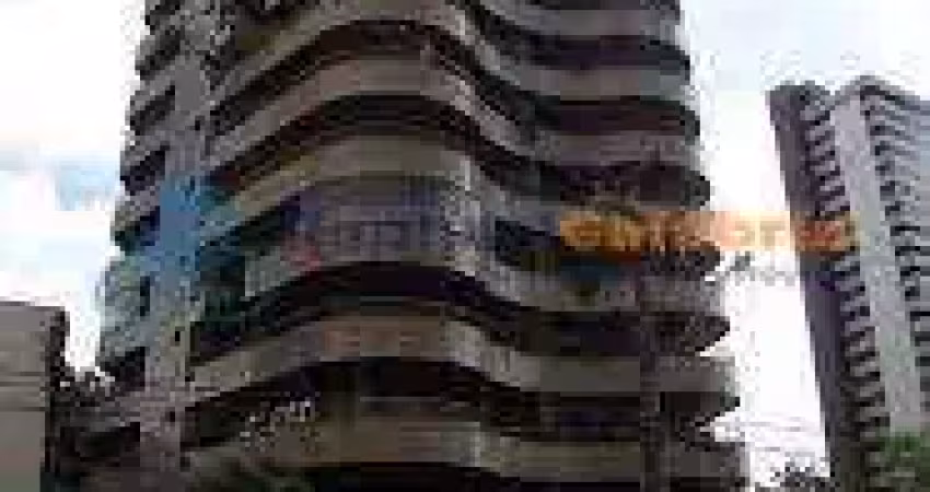 Apartamento 180m&#178; no Edf. Coronel Antônio Lucena na Tamarineira
