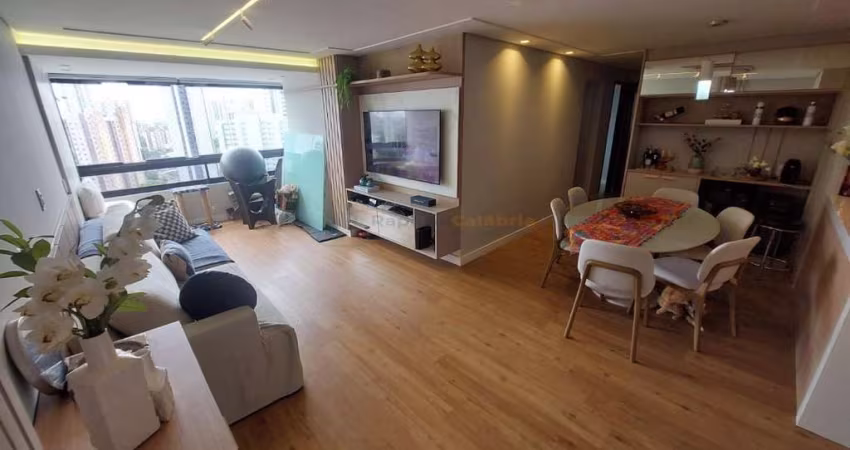LINDO E ESPA&#199;OSO APARTAMENTO EM EXCELENTE LOCALIZA&#199;&#195;O