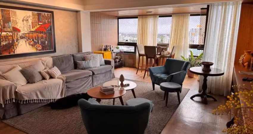 Lindo e charmoso apartamento de 3 quartos no espinheiro