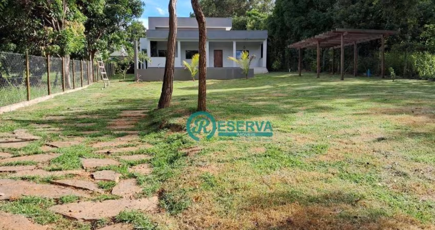 Casa em Jaboticatubas, com 3 dormitórios à venda, 150 m² por R$ 690.000 - Condomínio Vale Do Luar - Jaboticatubas/MG