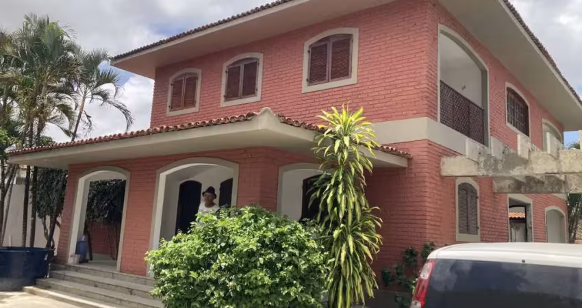 Casa 06 quartos (3 suites), 6 vagas, psicina, 450m em Piedade.