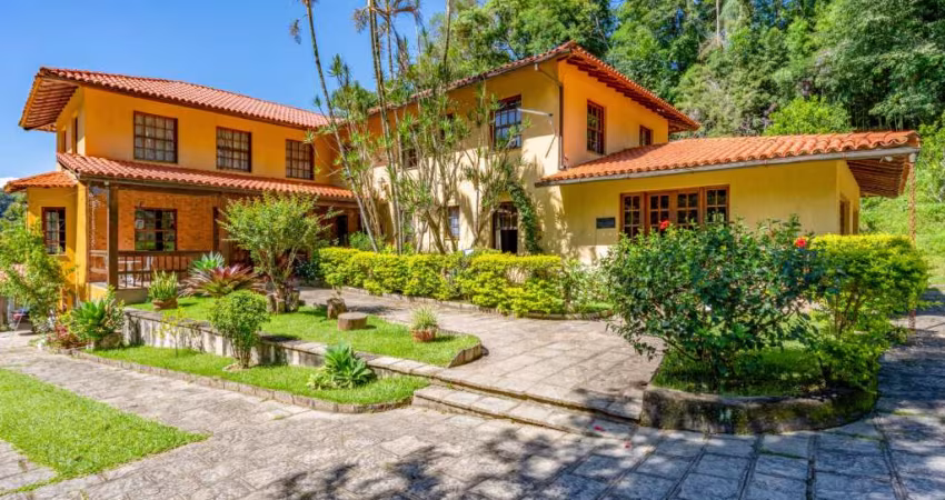 Casa com 9 quartos no Parque do Imbuí, Teresópolis.