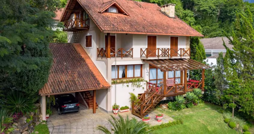 Casa com 5 quartos em condomínio em Quebra Frascos, Teresópolis.
