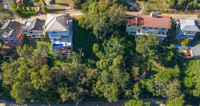 Lote em condomínio no Quebra Frascos, Teresópolis.