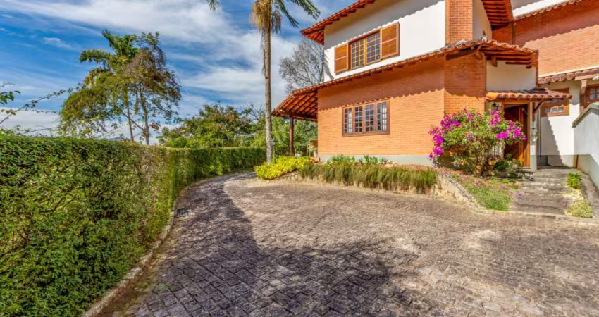 Casa com 4 quartos em condomínio no Quebra Frascos, Teresópolis.