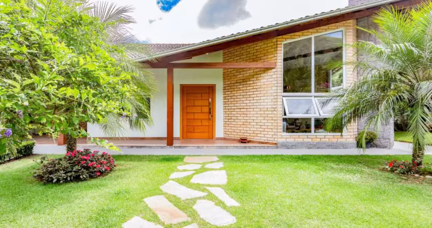 Casa com 4 quartos em condomínio na Prata, Teresópolis.