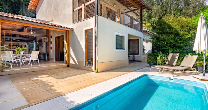 Casa com 4 quartos em condomínio em Nogueira, Petrópolis.