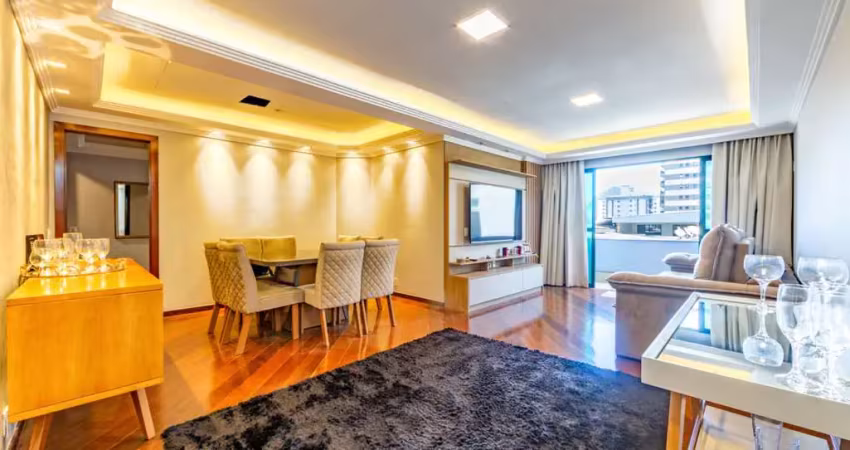 Excelente apartamento de 3 quartos com suíte e varanda frontal em agriões