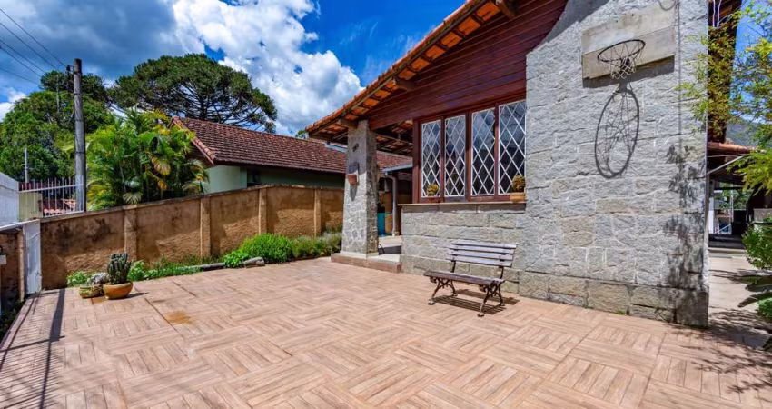 Casa com 3 quartos no Jardim Cascata, Teresópolis.