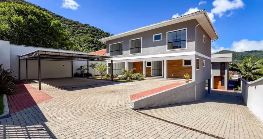Casa com 3 quartos no bairro carlos guinle, teresópolis