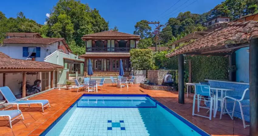Casa com 3 quartos à venda na Rua Sebastião Heinen, 127, Duarte Silveira, Petrópolis