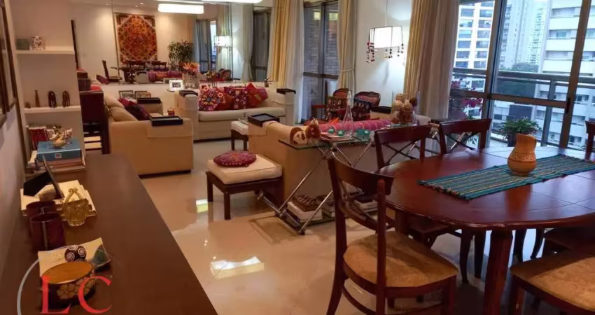 Apartamento à venda na região do Portal do Morumbi, 04  Dormitórios, 04 vagas, depósito.