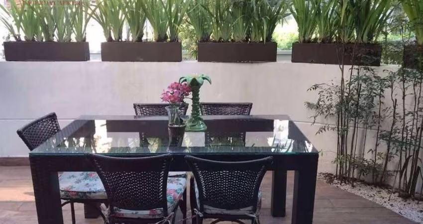 Casa à venda en condomínio fechado de alto padrão na Vila Andrade-Morumbi. 3 Suites, 2 vagas, 170m2.